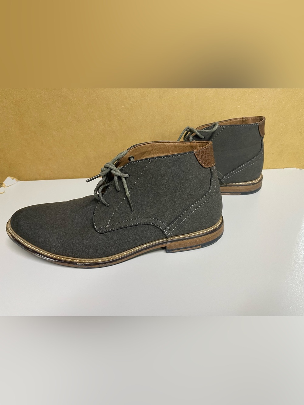 Steve Madden Gray Ankle Boots Men’s Size 9 Lace-Up Chukka Boots